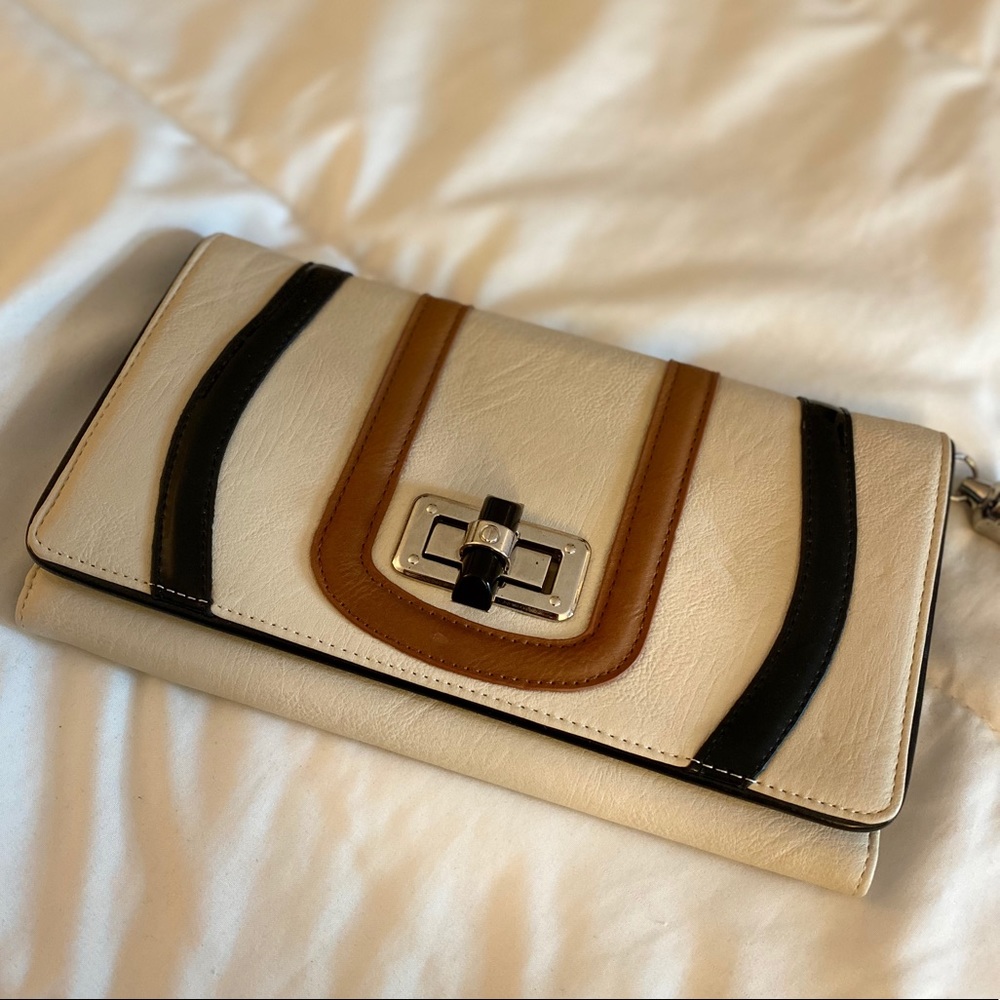 White House Black Market Clutch